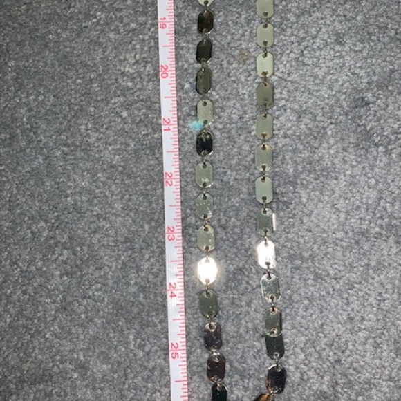 Silver Tone Necklace - Picture 4 of 5